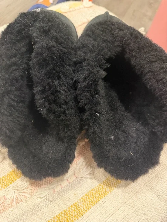 🖤 UGG Black Suede Slippers – Women’s Size 10 – Cozy Shearling - Picture 2 of 5